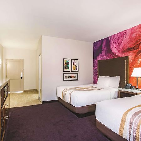 La Quinta By Wyndham Chambersburg Hotel Exterior photo