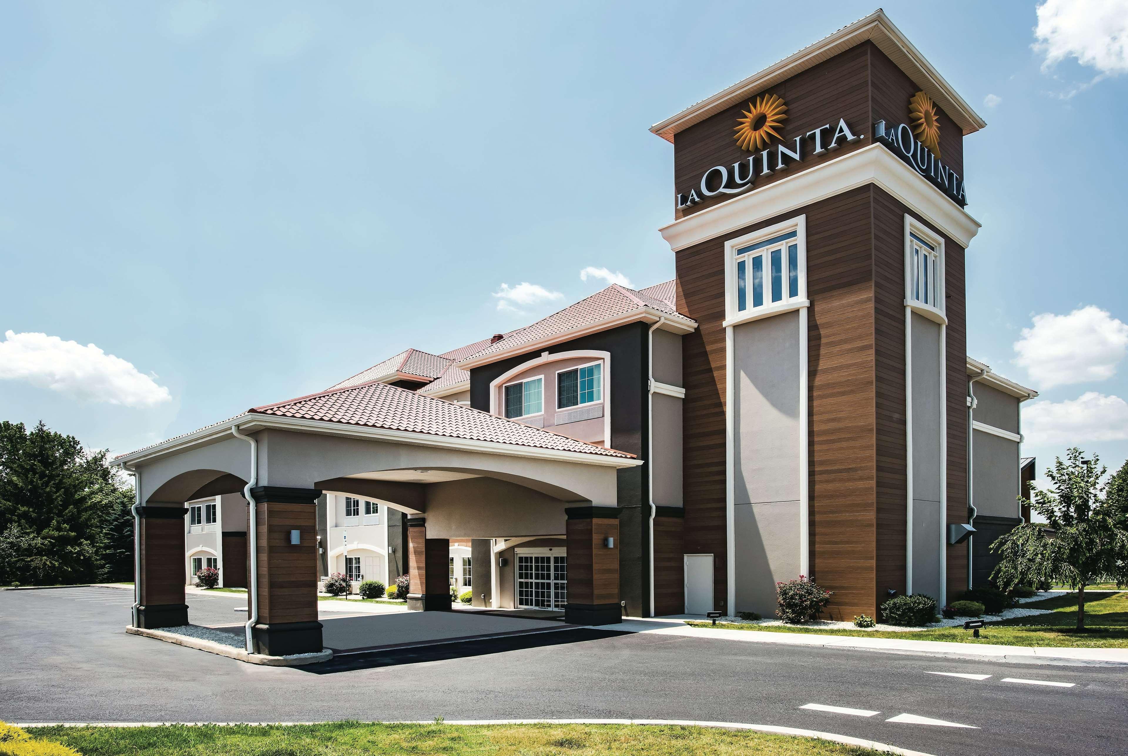La Quinta By Wyndham Chambersburg Hotel Exterior photo