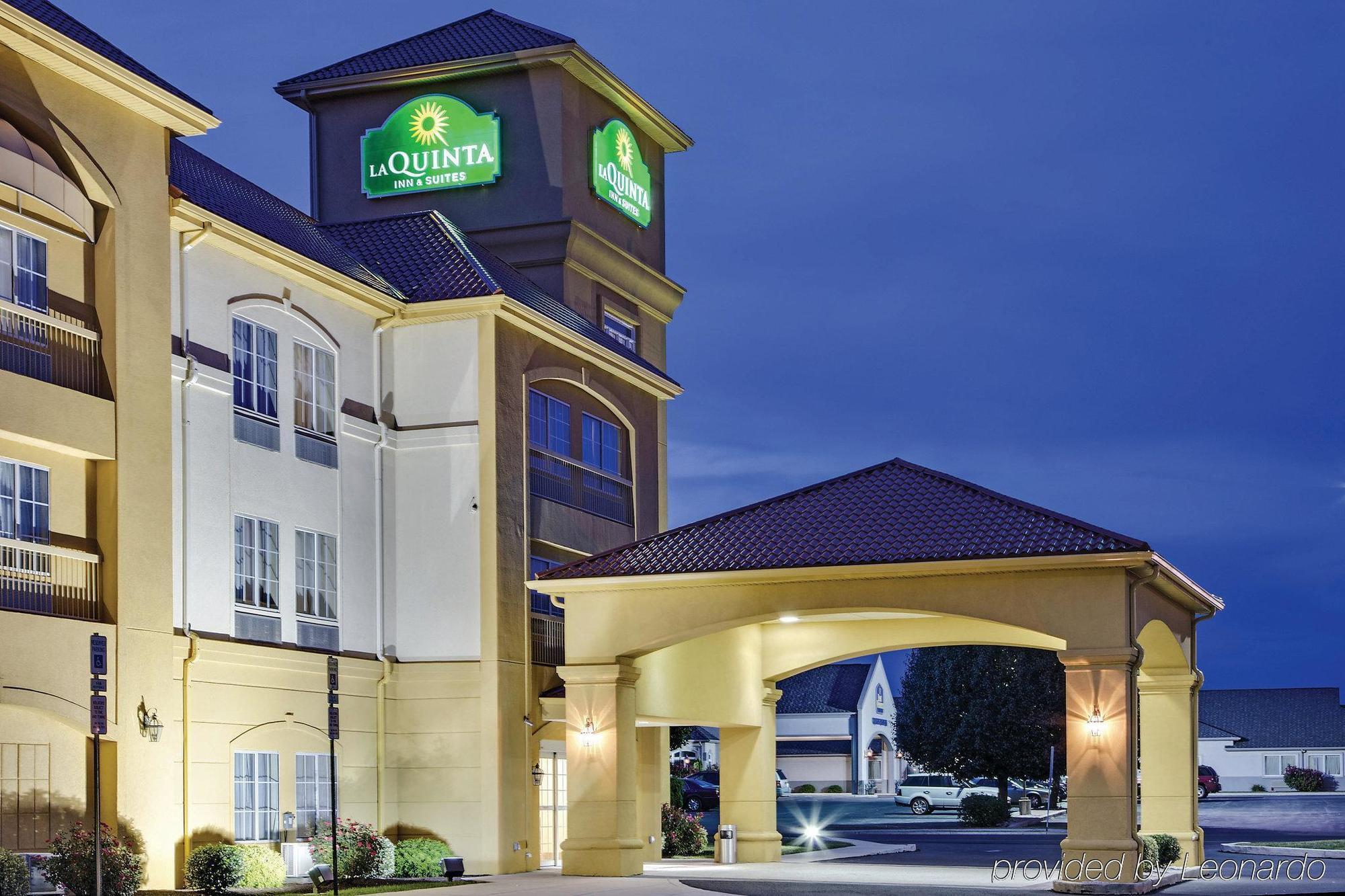 La Quinta By Wyndham Chambersburg Hotel Exterior photo