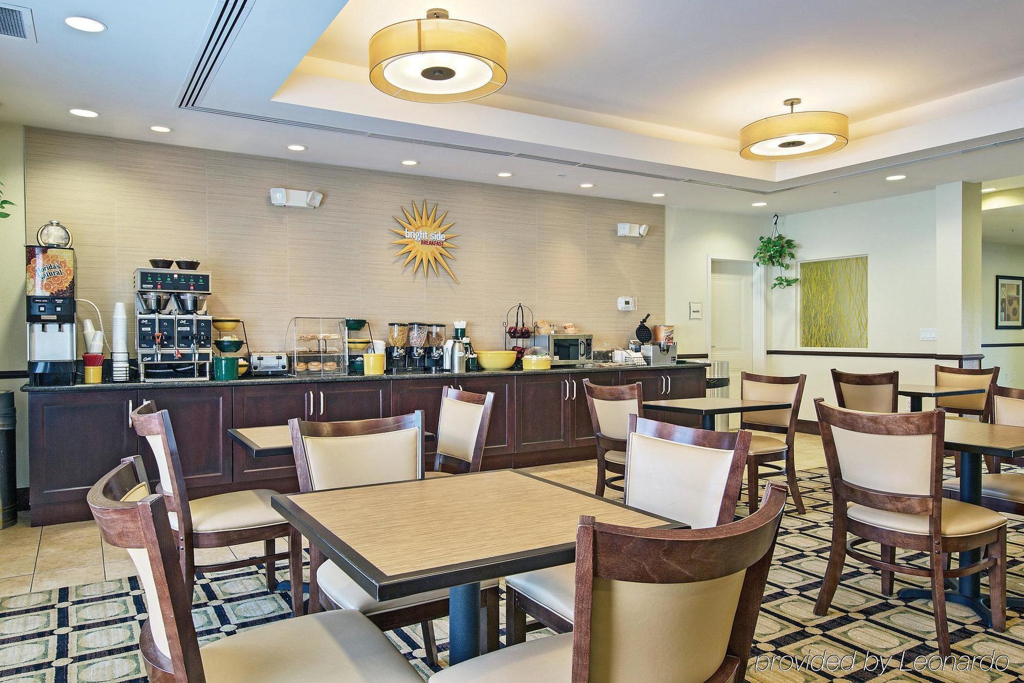 La Quinta By Wyndham Chambersburg Hotel Exterior photo