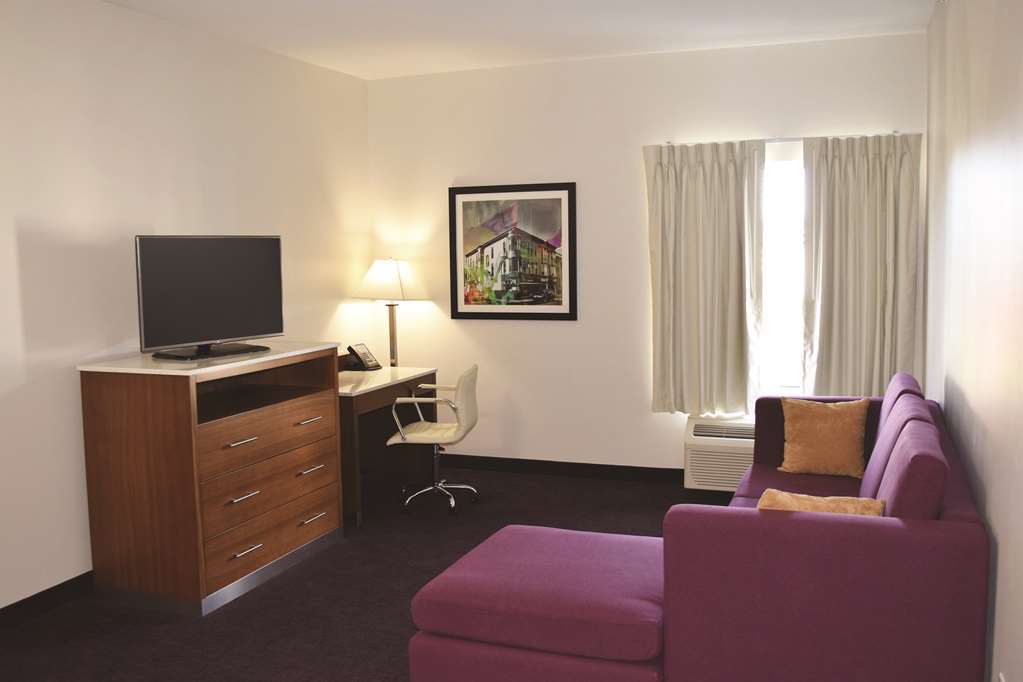 La Quinta By Wyndham Chambersburg Hotel Room photo