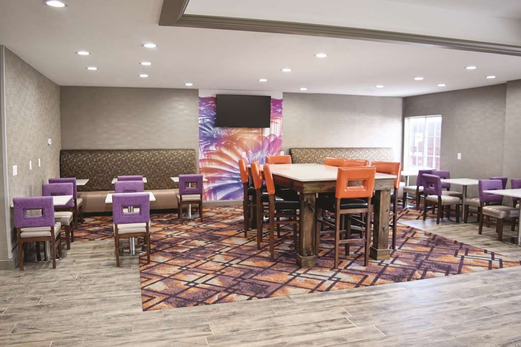 La Quinta By Wyndham Chambersburg Hotel Facilities photo