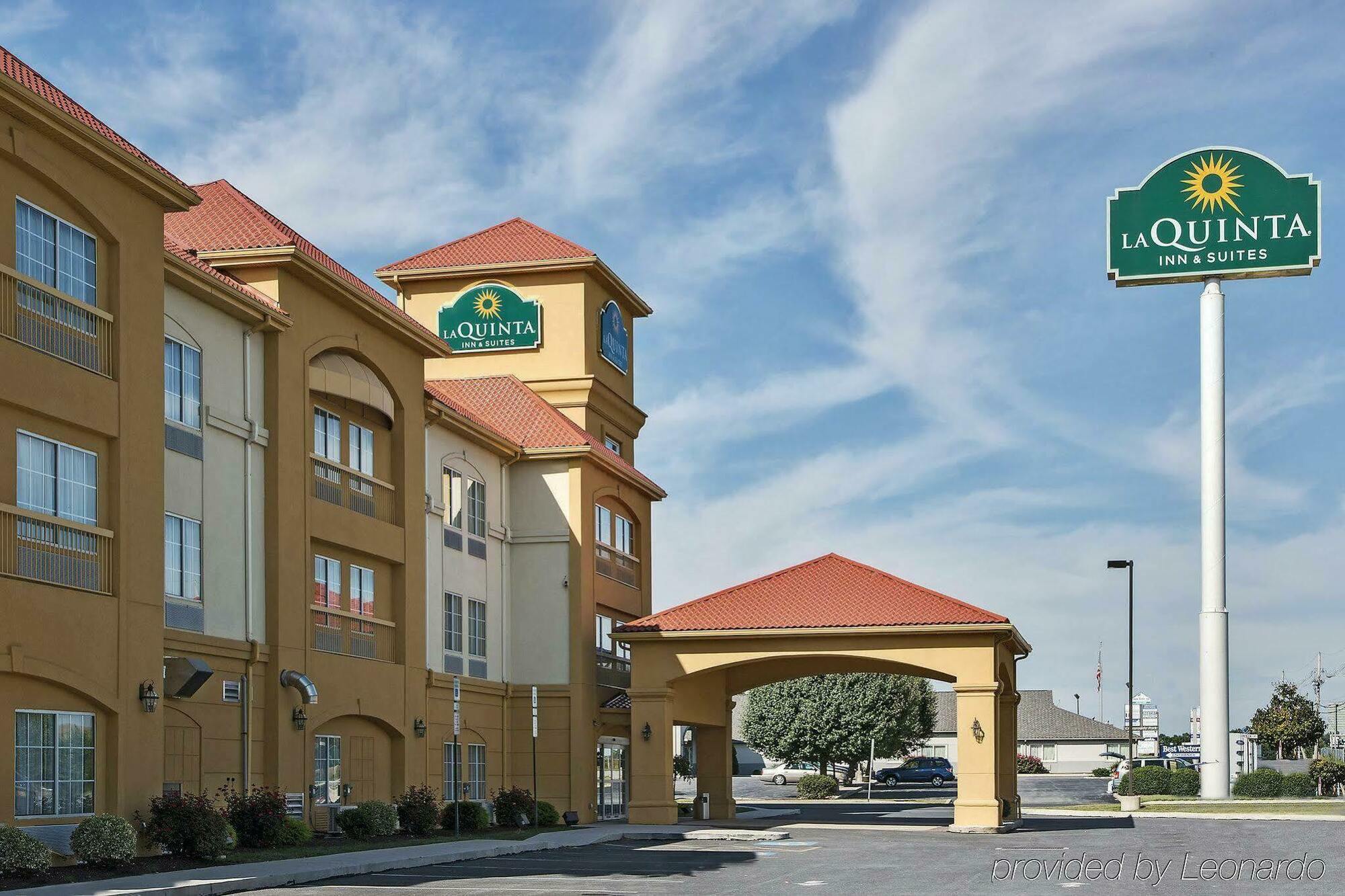 La Quinta By Wyndham Chambersburg Hotel Exterior photo